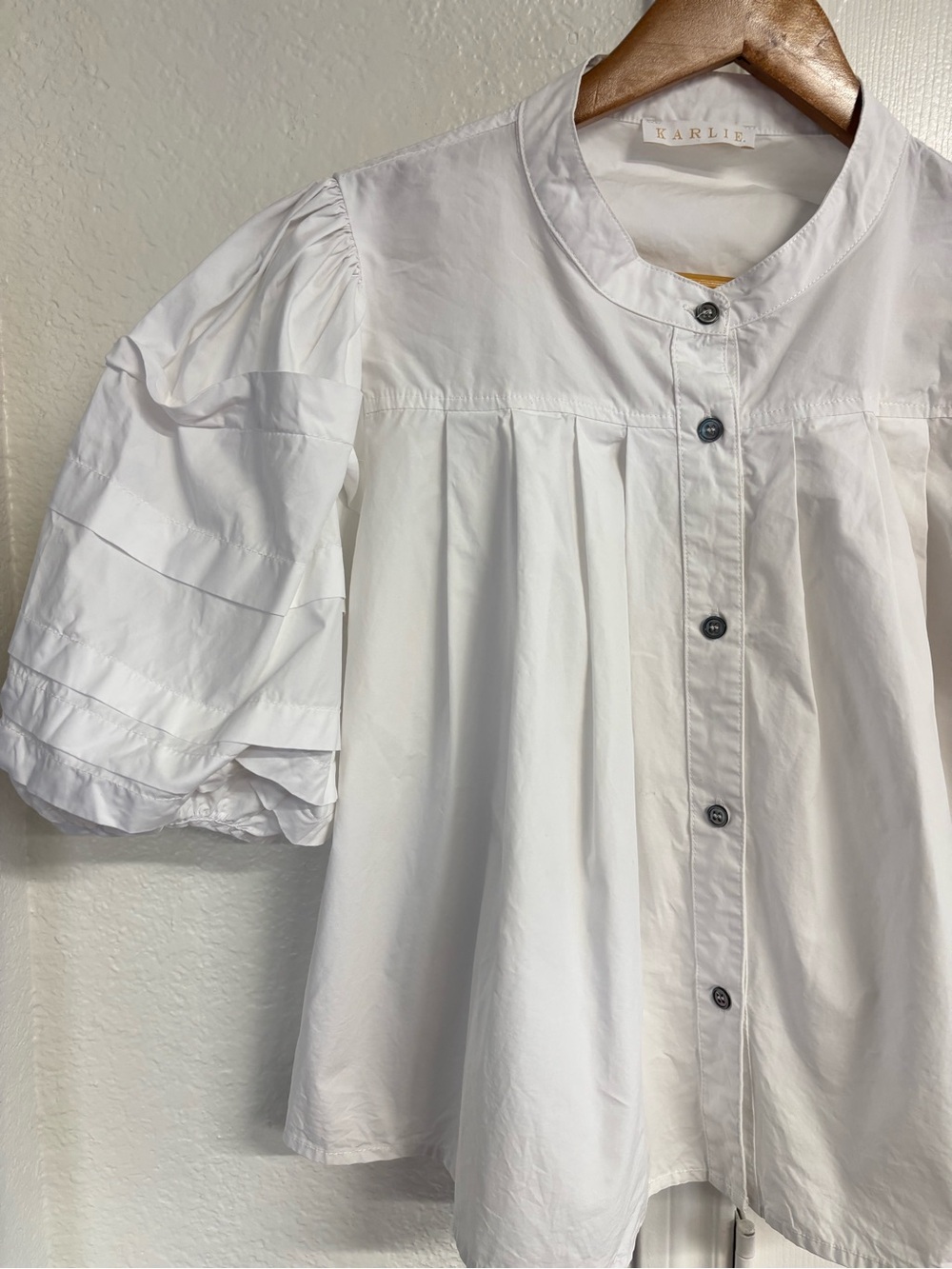 KARLIE Charlotte Poplin Pleat Sleeve Top in White Size L - Picture 3 of 6